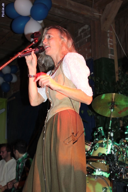 http://www.joy-livemusic.de/pixlie/cache/vs_2011-09-25%20Oktoberfest%20Neida_joy_001.jpg