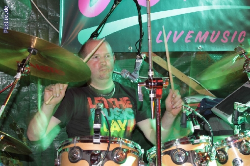 http://www.joy-livemusic.de/pixlie/cache/vs_2011-09-25%20Oktoberfest%20Neida_joy_014.jpg