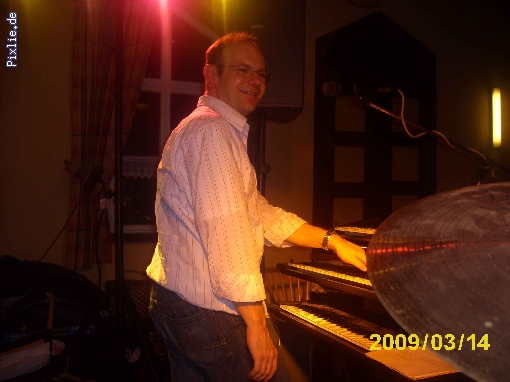 http://www.joy-livemusic.de/pixlie/cache/vs_JOY%20Live%201_JOYLive1%20004.jpg