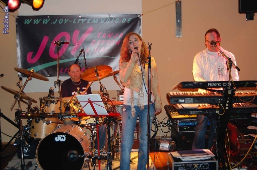 http://www.joy-livemusic.de/pixlie/cache/vs_JOY%20Live%201_JOYLive1%20008.jpg