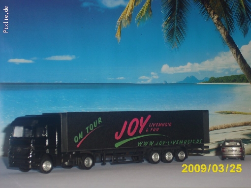 http://www.joy-livemusic.de/pixlie/cache/vs_JOY-Showtruck_JOY-Showtruck%20011.jpg