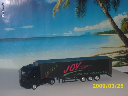 http://www.joy-livemusic.de/pixlie/cache/vs_JOY-Showtruck_JOY-Showtruck%20014.jpg